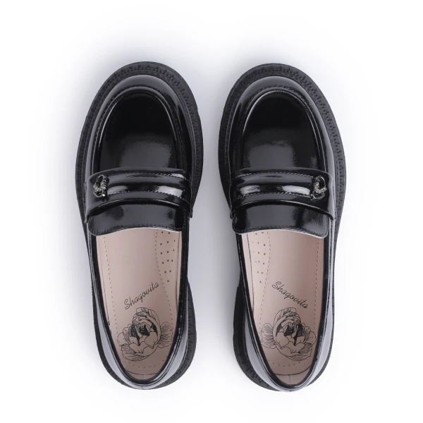 610210 | Полуботинки для школьников девочек Черный лак 32